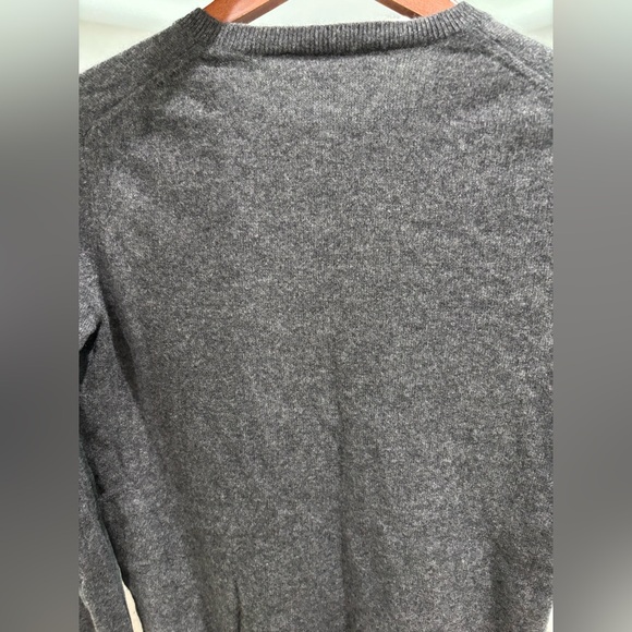 EUC Everlane cashmere crewneck sweater - Picture 3 of 4